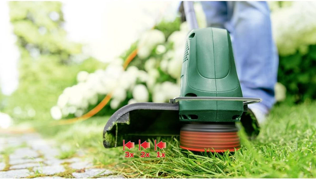 Bosch EasyGrassCut 23 Grastrimmer - Op Snoer - 230 V - Snijbreedte 23 Cm 4 Bosch EasyGrassCut 23 Grastrimmer - Op Snoer - 230 V - Snijbreedte 23 Cm - Afbeelding 4