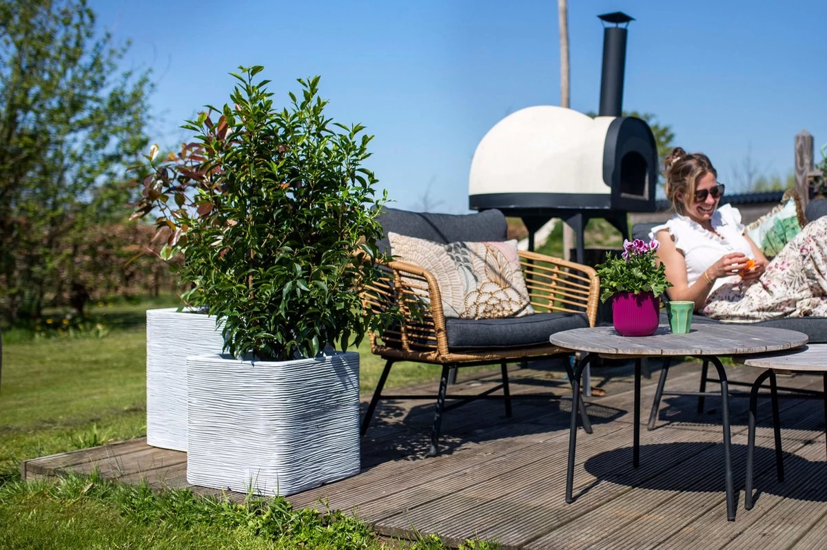 Capi Europe - Bloempot Vierkant Rib NL - 30x30x30 - Zwart - Voor Binnen En Buiten - KBLR902 3 Capi Europe - Bloempot Vierkant Rib NL - 30x30x30 - Zwart - Voor Binnen En Buiten - KBLR902 - Afbeelding 3