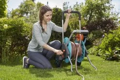 GARDENA - AquaRoll M CleverRoll Easy Slangenwagen - Maximaal 60 Meter - Inklapbare Zwengel 21 GARDENA - AquaRoll M CleverRoll Easy Slangenwagen - Maximaal 60 Meter - Inklapbare Zwengel -Tuin En Buiten 1200x799 81