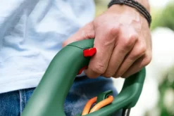 Bosch EasyGrassCut 23 Grastrimmer - Op Snoer - 230 V - Snijbreedte 23 Cm 16 Bosch EasyGrassCut 23 Grastrimmer - Op Snoer - 230 V - Snijbreedte 23 Cm -Tuin En Buiten 1200x800 101