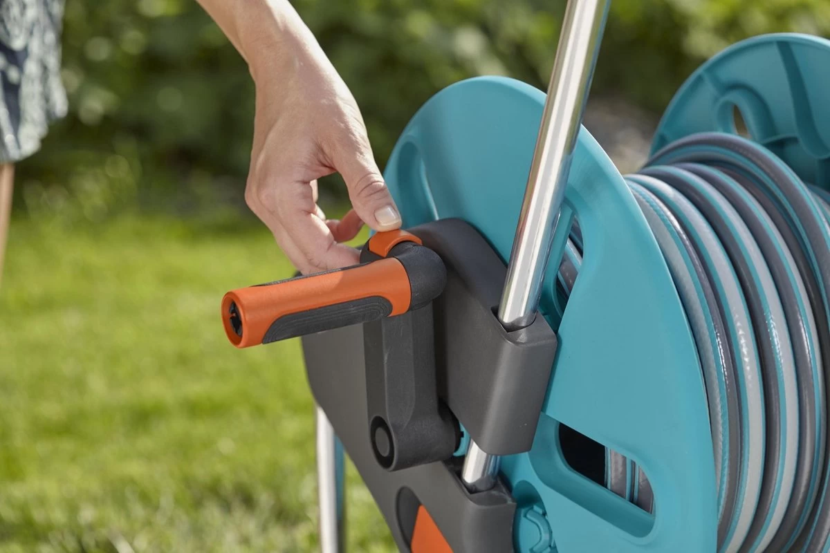 GARDENA - AquaRoll M CleverRoll Easy Slangenwagen - Maximaal 60 Meter - Inklapbare Zwengel 4 GARDENA - AquaRoll M CleverRoll Easy Slangenwagen - Maximaal 60 Meter - Inklapbare Zwengel - Afbeelding 4