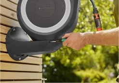 GARDENA - Wandslangenbox RollUp S - Slanghouder - 15 Meter - Ø 11 Mm 19 GARDENA - Wandslangenbox RollUp S - Slanghouder - 15 Meter - Ø 11 Mm -Tuin En Buiten 1200x835 2