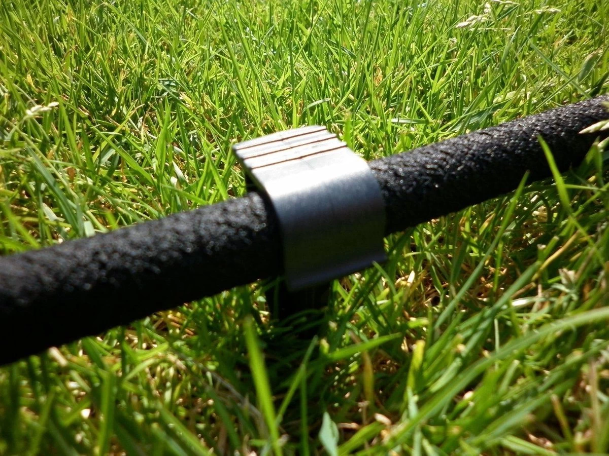 100 Grondpennen Voor Het Bevestigen Van Tuinslang / Druppelslang 1 100 Grondpennen Voor Het Bevestigen Van Tuinslang / Druppelslang