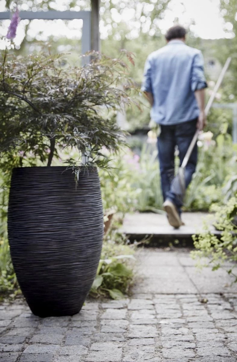 Capi Europe - Vaas Elegant Deluxe Rib NL - 45x72 - Zwart - Voor Binnen En Buiten - KBLR1138 4 Capi Europe - Vaas Elegant Deluxe Rib NL - 45x72 - Zwart - Voor Binnen En Buiten - KBLR1138 - Afbeelding 4