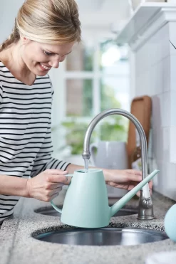 Elho Brussels Gieter 1,8l - Gieter Voor Binnenkweken En Oogsten - Ø 33.0 X H 17.0 Cm - Groen/Mint -Tuin En Buiten 800x1200 26