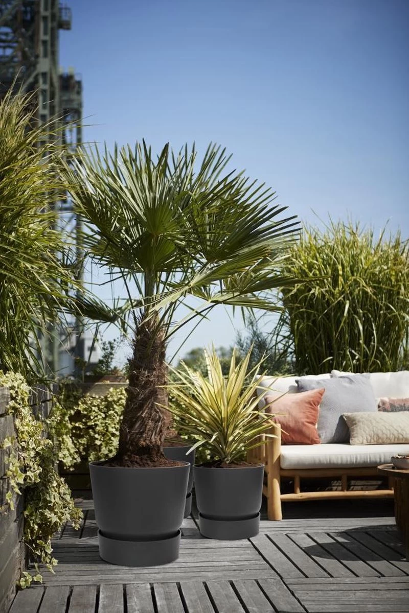 Elho Greenville Rond 40 - Grote Bloempot Voor Buiten - Gemaakt Van Gereycled Plastic - Ø 39.0 X H 36.8 Cm - Living Black 2 Elho Greenville Rond 40 - Grote Bloempot Voor Buiten - Gemaakt Van Gereycled Plastic - Ø 39.0 X H 36.8 Cm - Living Black - Afbeelding 2